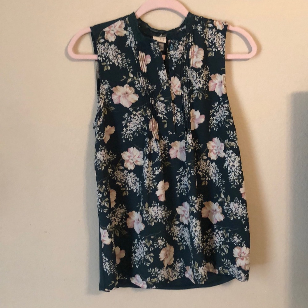 Lace collar floral tank